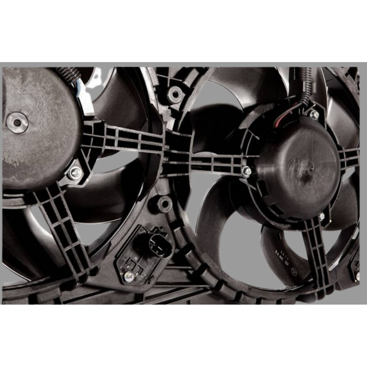 Eletroventilador Fiat Toro 2.0 Freedom Turb D 4x2 01/2015 Ate 12/2018 Denso Bc261472-0210rc